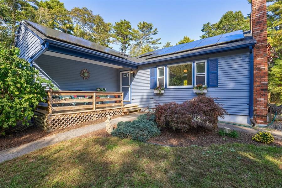 922 Long Pond Rd, Plymouth, MA 02360