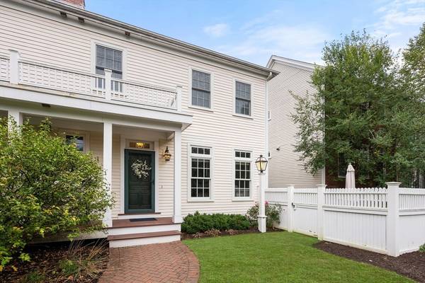 42 Maple Lane #42, Medfield, MA 02052