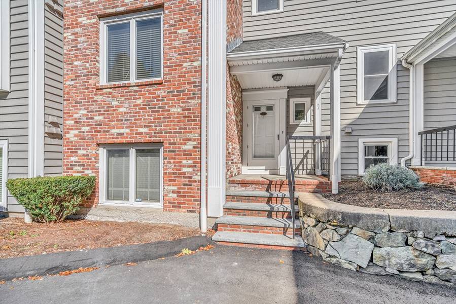 84 Walpole St #7J, Canton, MA 02021