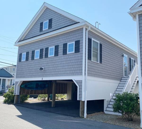 44 Railroad Ave #1, Salisbury, MA 01952