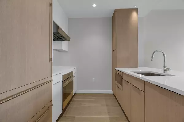 Boston, MA 02215,188 Brookline Avenue #27F