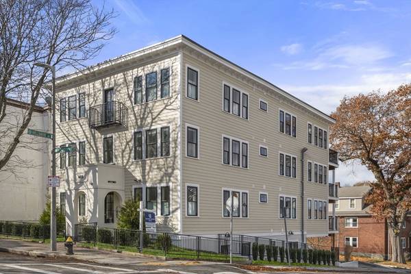 4459 Washington Street #1, Boston, MA 02131