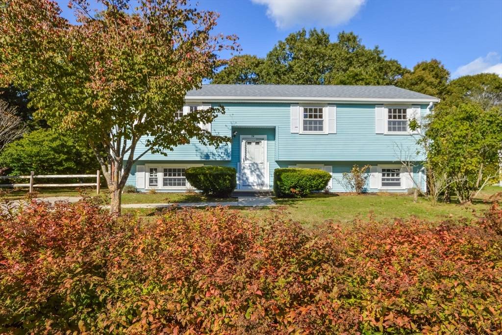 74 Meredith Drive, Falmouth, MA 02536