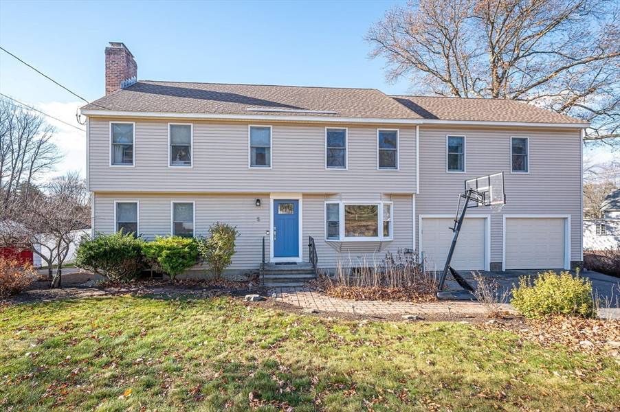 5 Woodrow St, Hudson, MA 01749