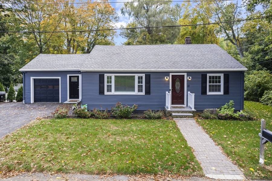 10 Oak Knoll Ave, Chelmsford, MA 01824