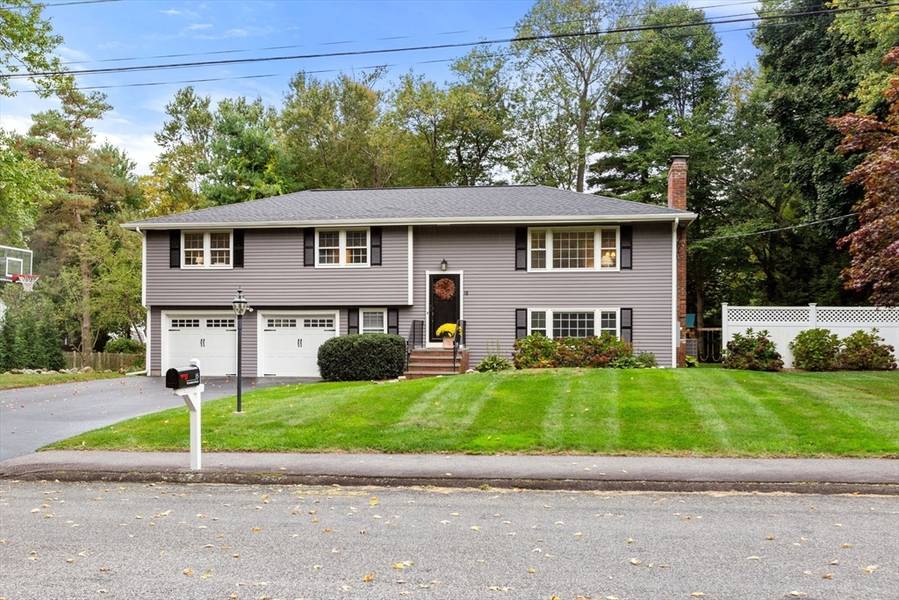 15 Stonybrook Rd, Medfield, MA 02052