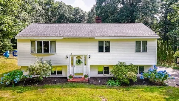 5 Old Bear Hill Rd, Merrimac, MA 01860