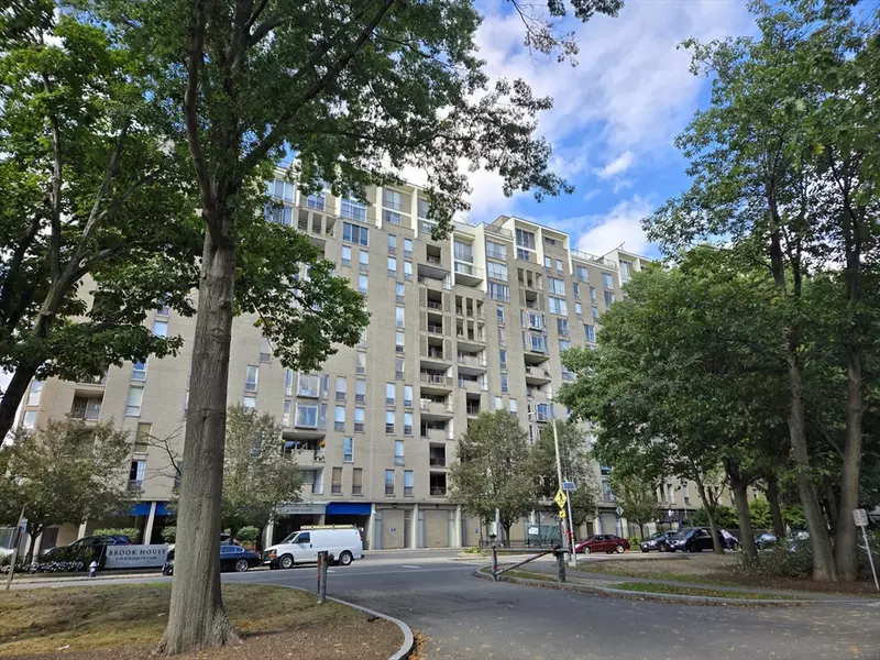 33 Pond Ave #913, Brookline, MA 02445