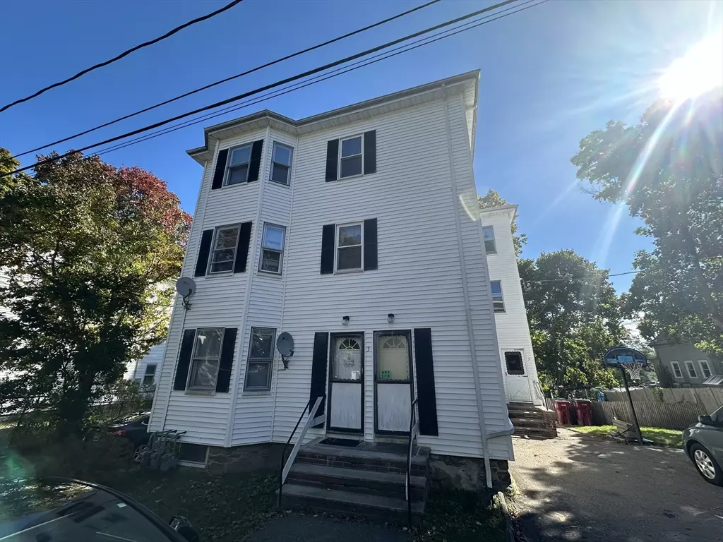 Middleboro, MA 02346,3 Shaw Ave #3