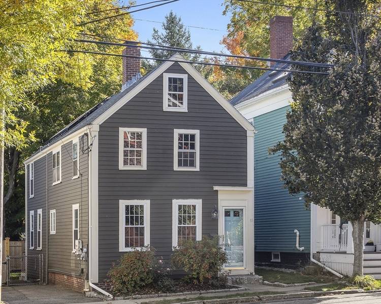 11 Oakland St, Newburyport, MA 01950