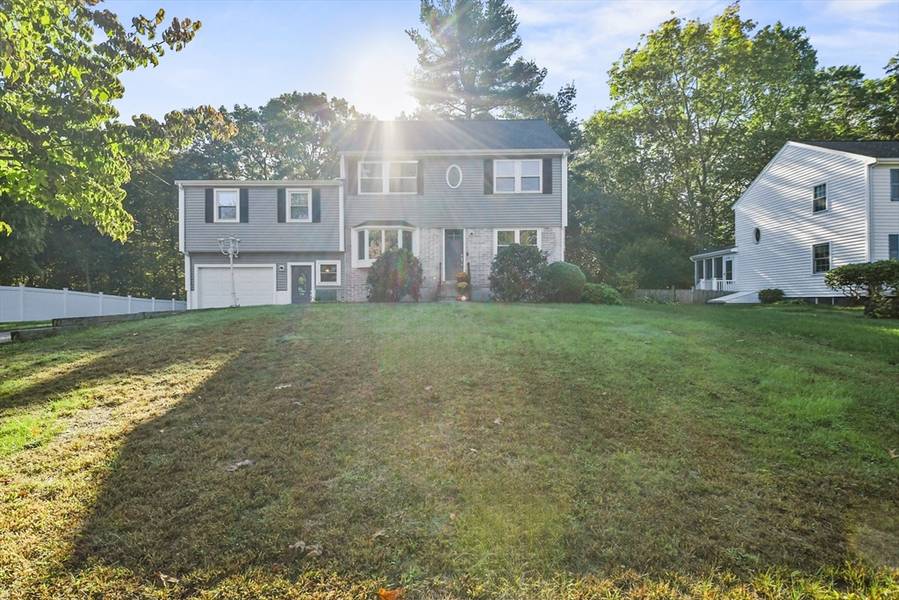 30 Lloyd Ave, Wrentham, MA 02093