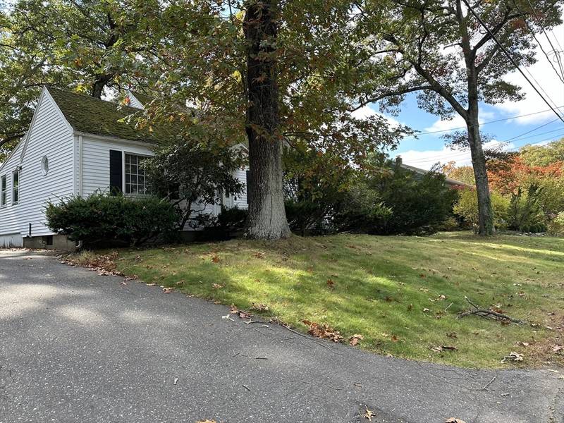 75 Chesterfield Rd, Northborough, MA 01532