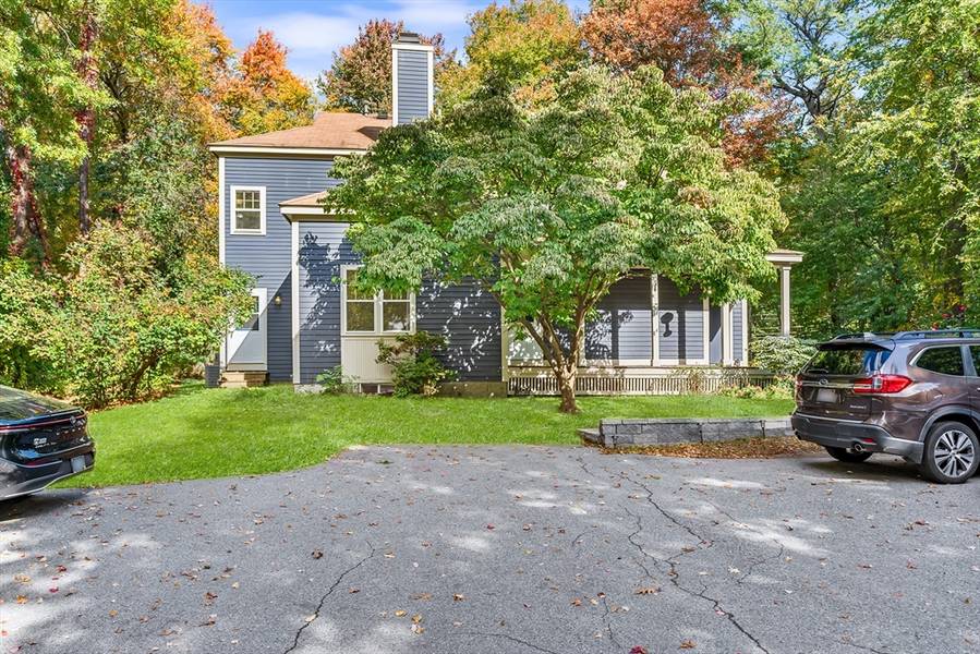 18 Indian Camp Ln #L, Lincoln, MA 01773