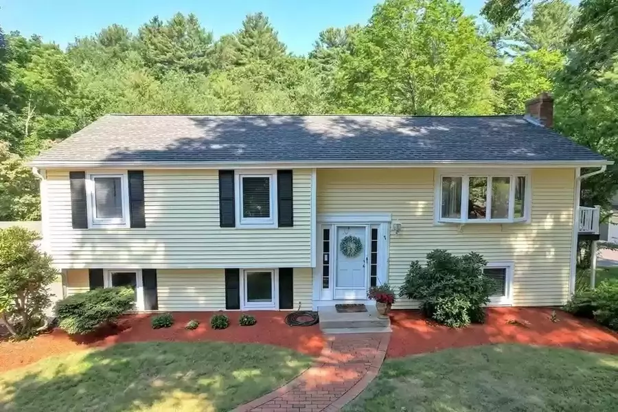 7 Gilmore Road, Southborough, MA 01772