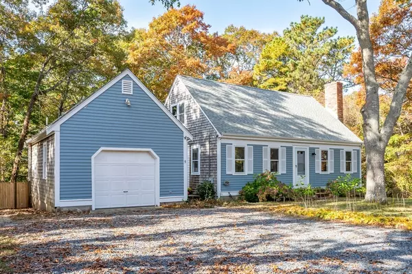 5 Pryer Dr, Bourne, MA 02559