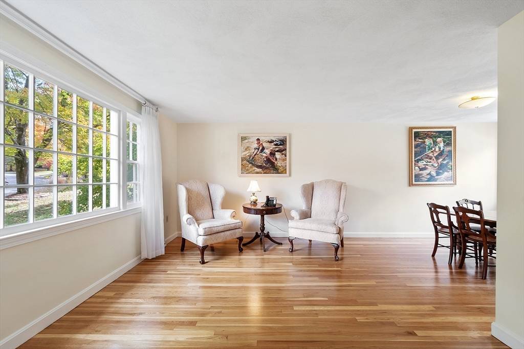 Chelmsford, MA 01824,2 Longspur Rd