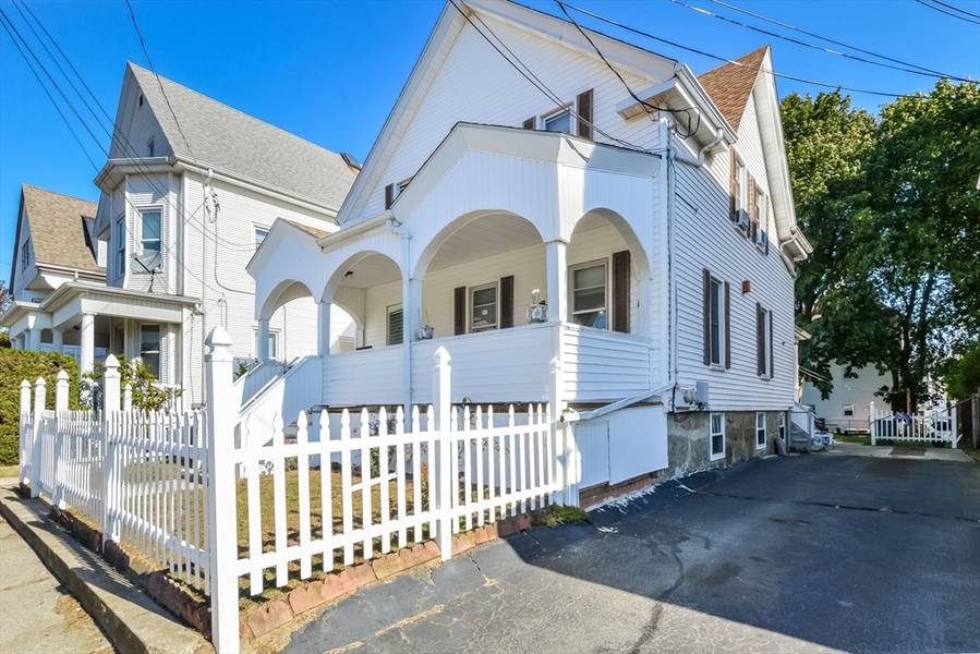 102 Mount Pleasant St, New Bedford, MA 02740