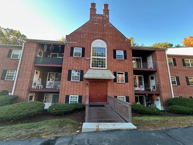 1 Louisburg Sq #11, Nashua, NH 03060