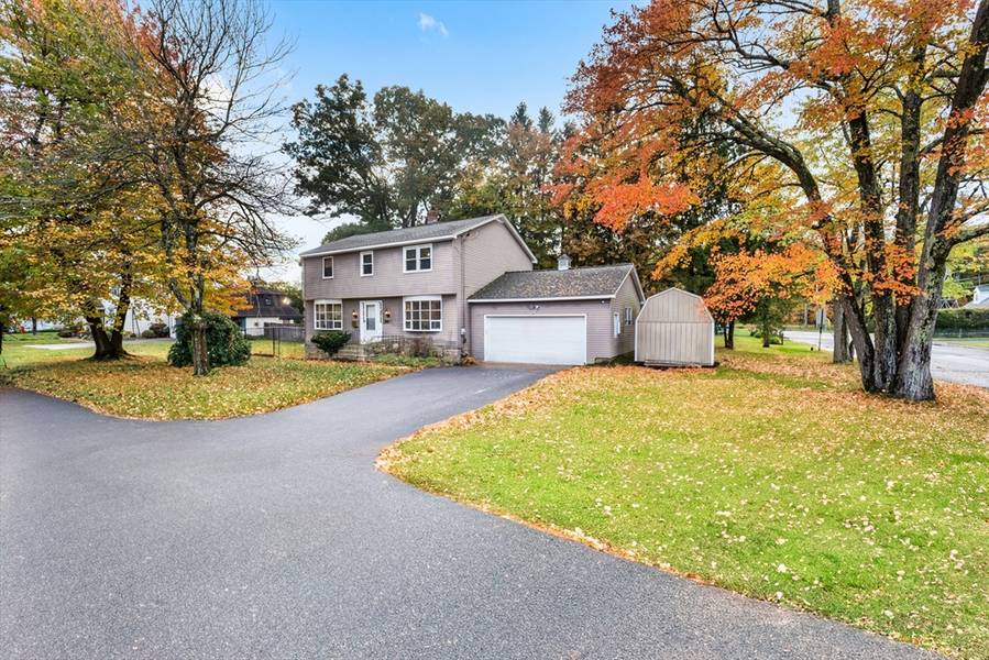 7 Autumn Dr, Fitchburg, MA 01420