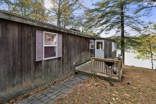 Sturbridge, MA 01566,105 Shore Rd