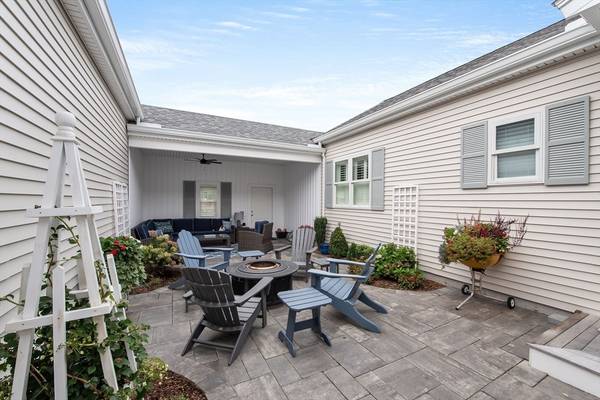 43 Tinker's Bluff #43, Plymouth, MA 02360