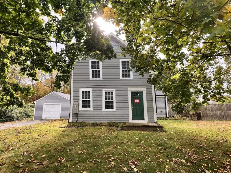 160 Russells Mills Rd, Dartmouth, MA 02748