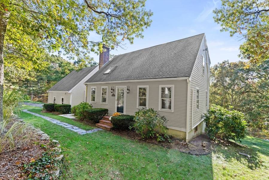 27 Admiral Halsey Rd, Plymouth, MA 02360