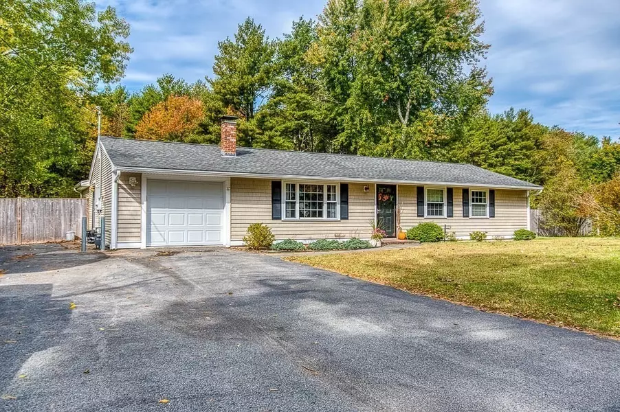 66 Fosdick Rd, Carver, MA 02330