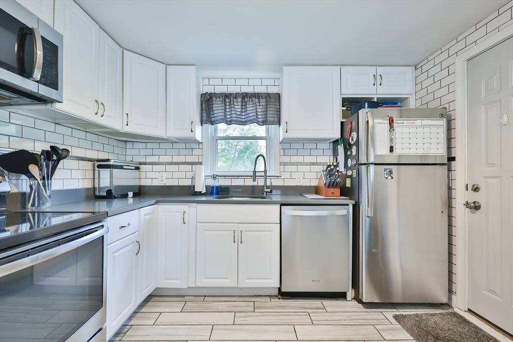 Ashland, MA 01721,152 Eliot Street