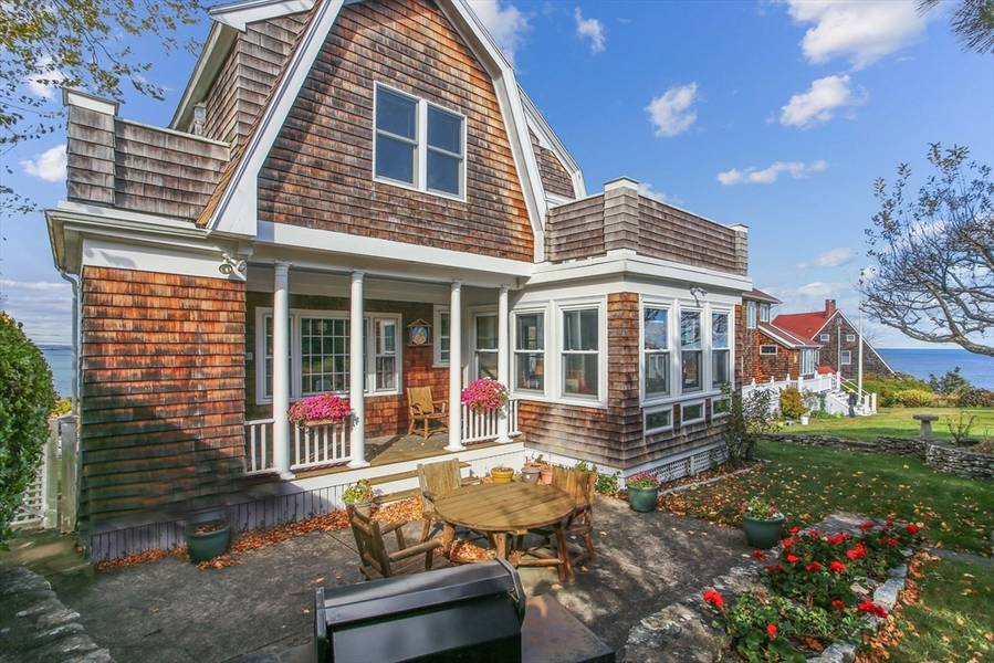 48 Holbrook Ave, Hull, MA 02045