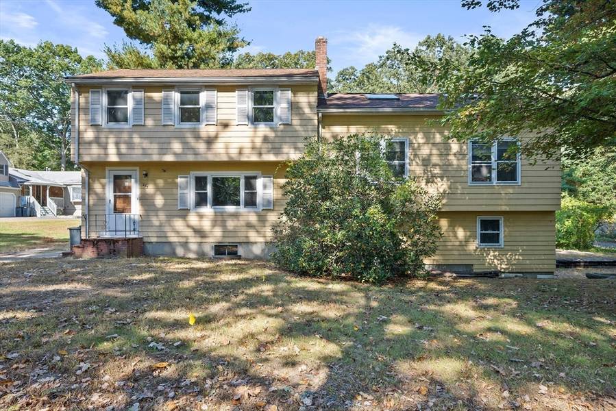 235 Lakewood Dr, Stoughton, MA 02072