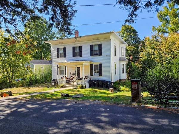 10 Tyler Pl, Amherst, MA 01002