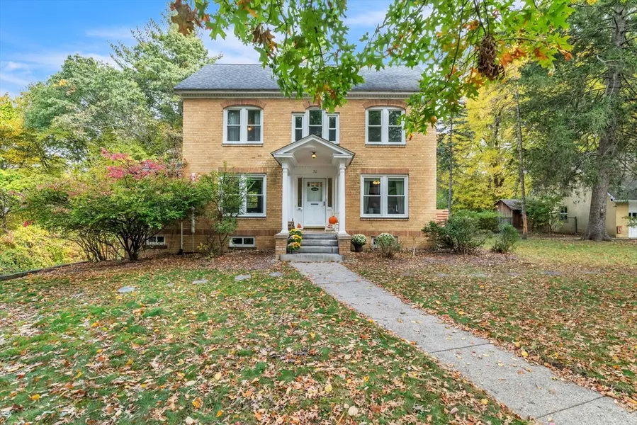 70 Sunset Ln, Longmeadow, MA 01106