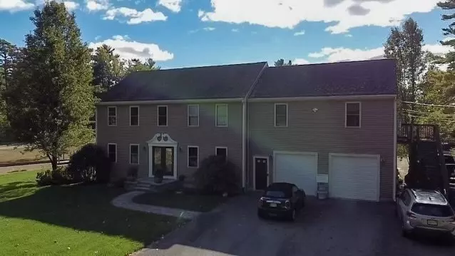 114 Mayflower Ridge Dr, Wareham, MA 02571