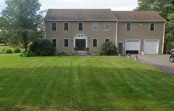 114 Mayflower Ridge Dr, Wareham, MA 02571