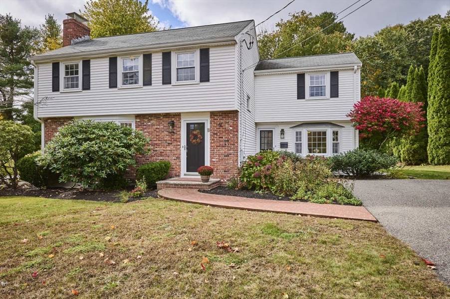 8 Marla Lane, Reading, MA 01867