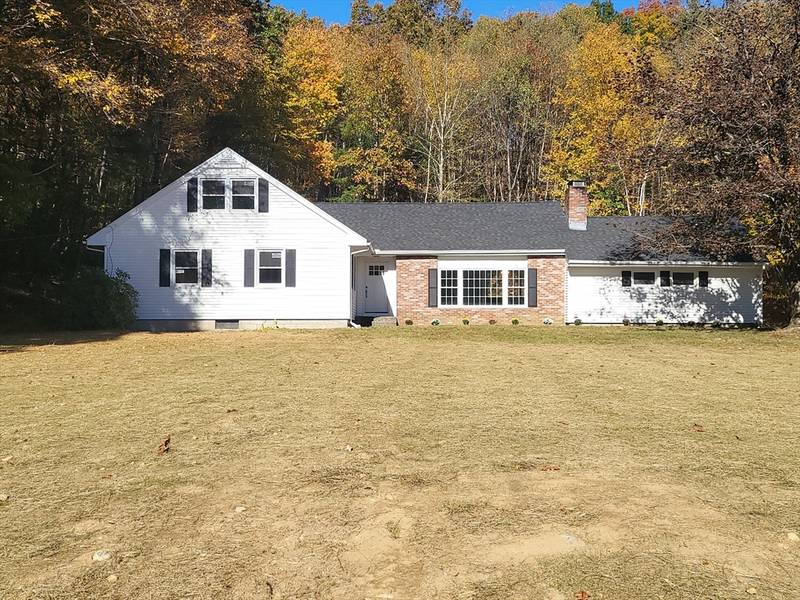 434 Blandford Rd, Russell, MA 01071