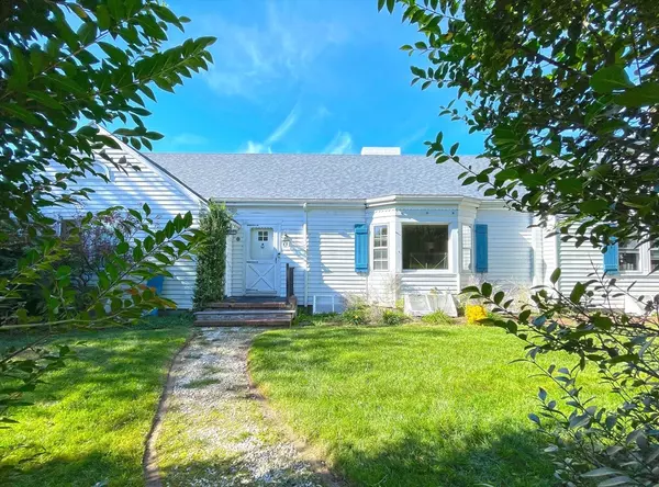 19 Harbor Street, Dartmouth, MA 02748