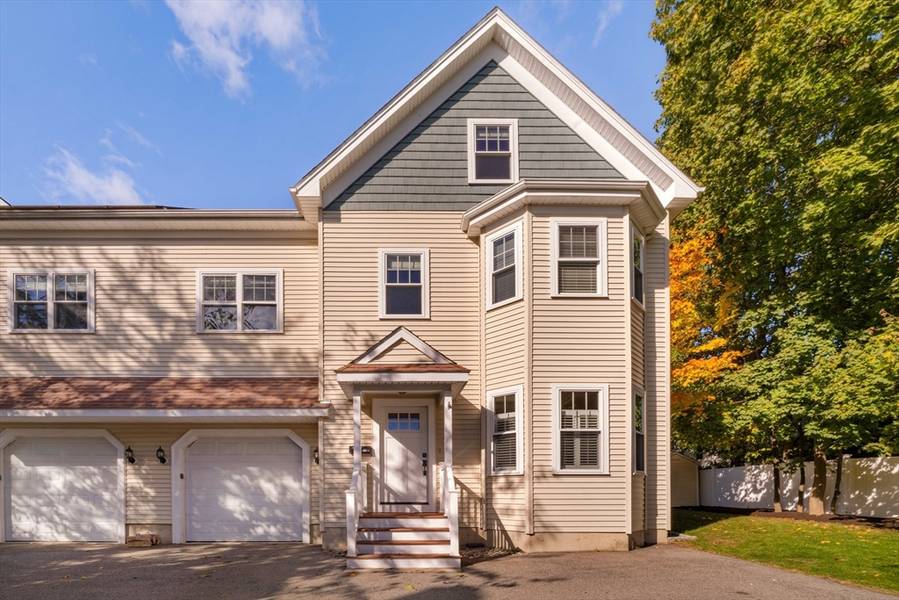 12 Lincoln St #2, Natick, MA 01760