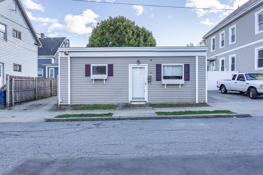 96 Locust St, New Bedford, MA 02740