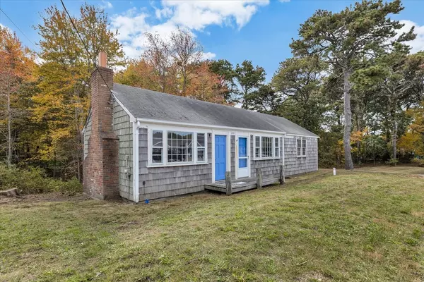 255 Lower County Rd, Dennis, MA 02639