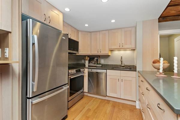 110-112 Commercial St #2, Boston, MA 02109