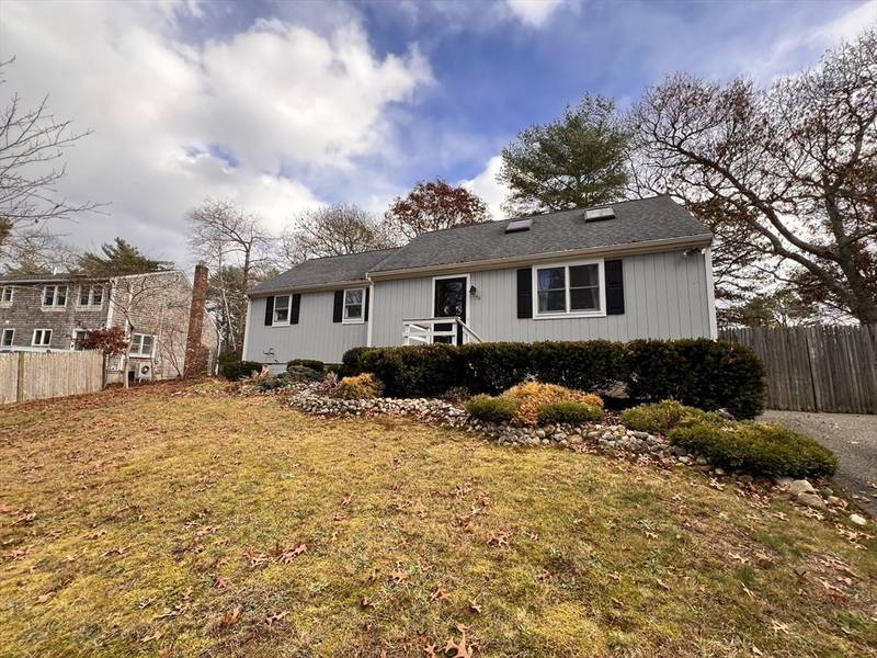 756 Bourne Rd, Plymouth, MA 02360