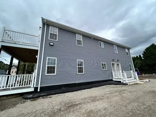 Taunton, MA 02780,7 Weir Ave #1