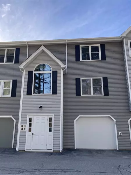 74 Tennis Plaza Rd #39, Dracut, MA 01826