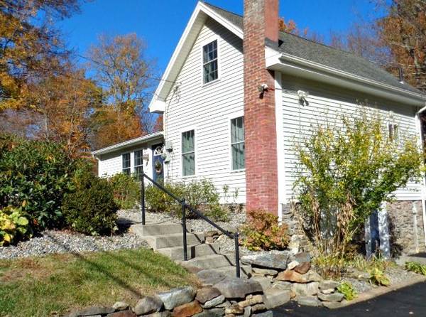 47 Sargent St, Belchertown, MA 01007