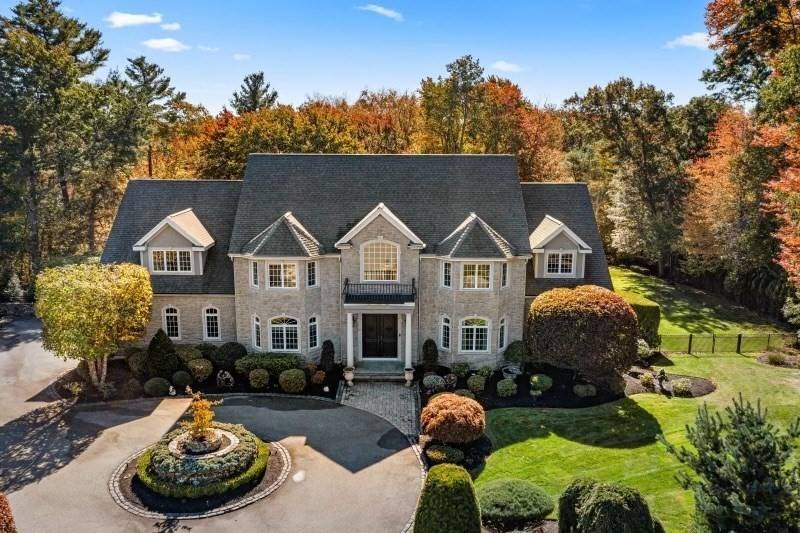 85 Colts Crossing, Canton, MA 02021