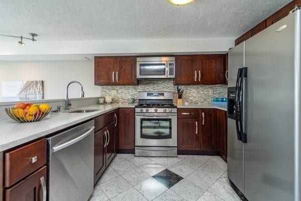 Hull, MA 02045,46 Oceanside Drive #46