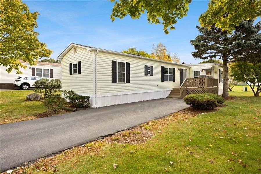 12 Patriot Rd, Taunton, MA 02780