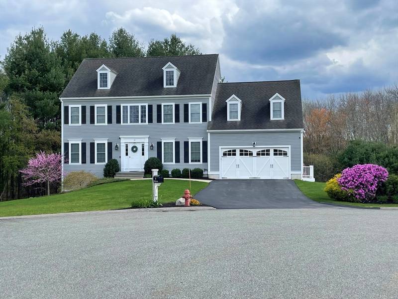 14 Paddock Lane, Millis, MA 02054